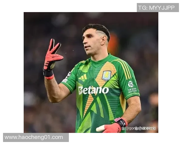 马丁内斯：从足球场上的明星到生活中的传奇人物之路探索